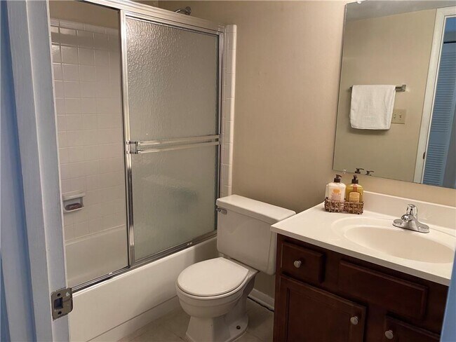 Building Photo - 2185 Palmyra Dr