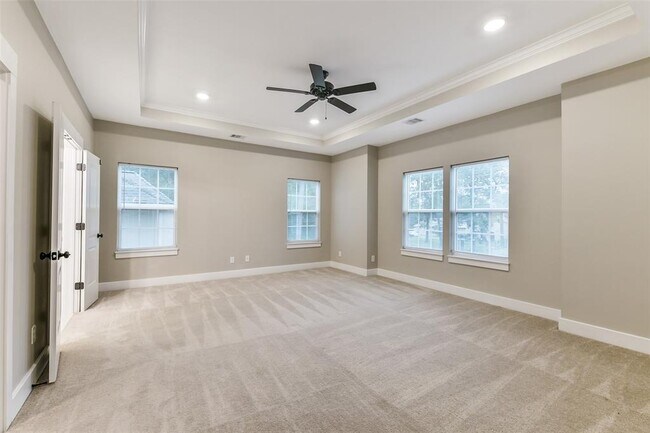 Building Photo - 15407 Cypress Gdns Dr