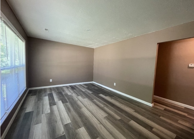 Building Photo - North End- 3 bed, 1 bath- A/O schools!