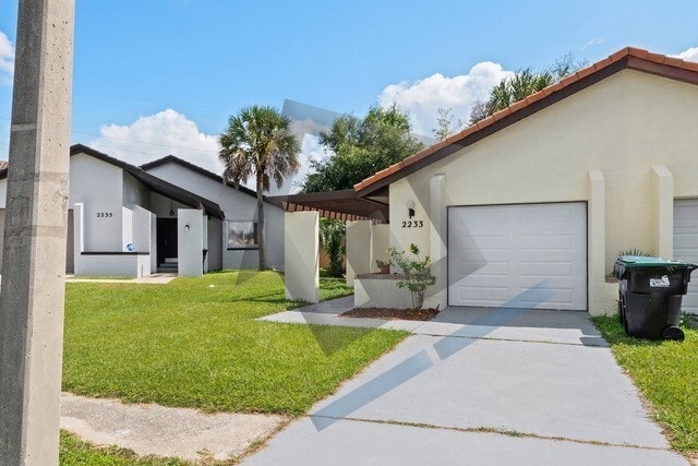 Building Photo - Spacious 2 bedroom 1.5 Bath Now Available - Pine Hills