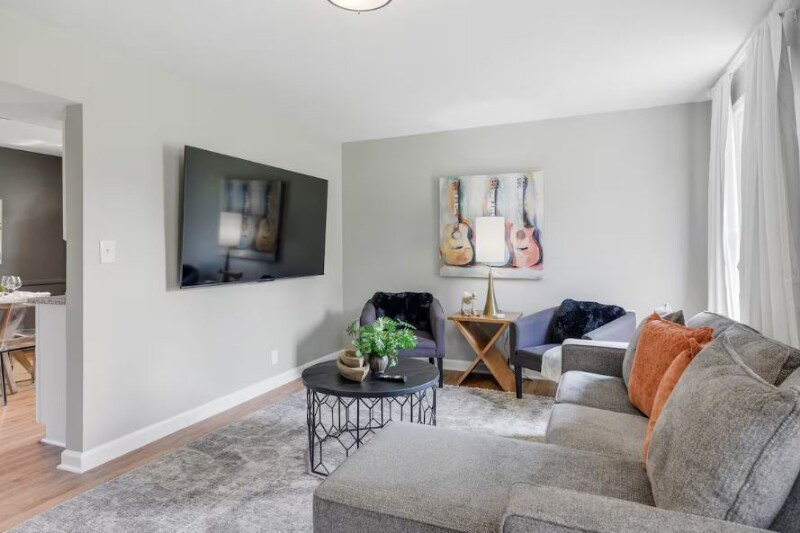 Building Photo - 179 Anderson Ln