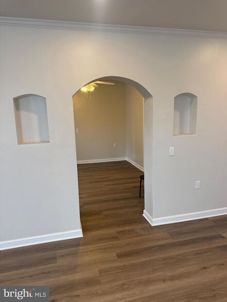 Building Photo - 100 S Park St