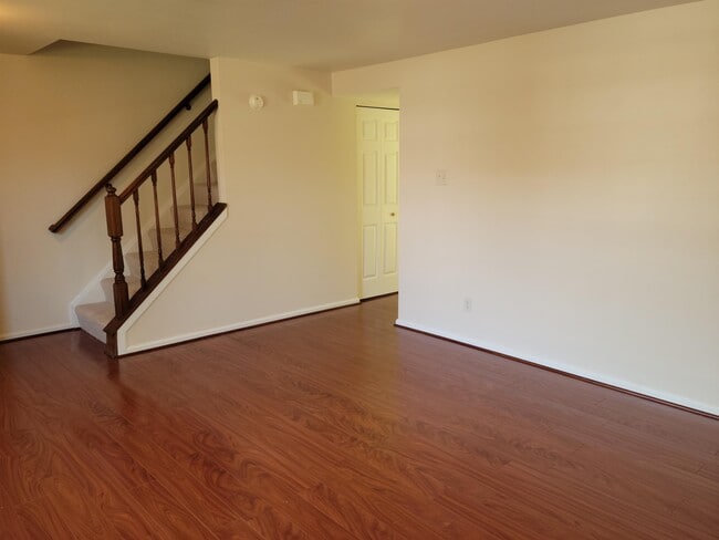 Building Photo - 9410 Tracey Lynne Cir