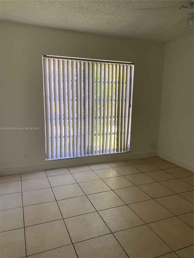 Building Photo - 4453 Treehouse Ln