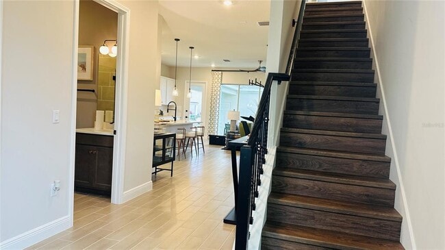 Building Photo - 16956 Hamlin Vw St