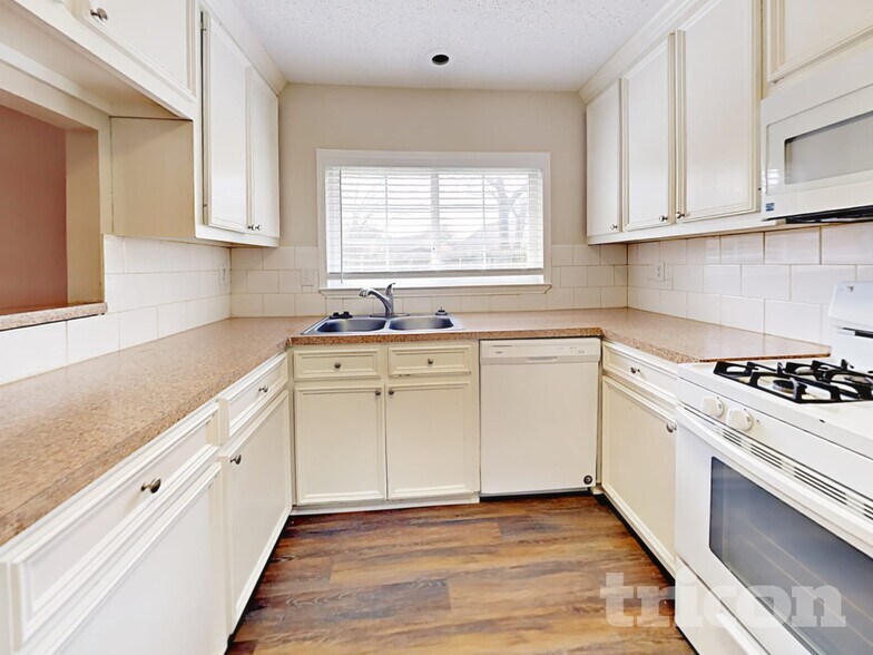 Building Photo - 9607 Cleveland Bay Ct