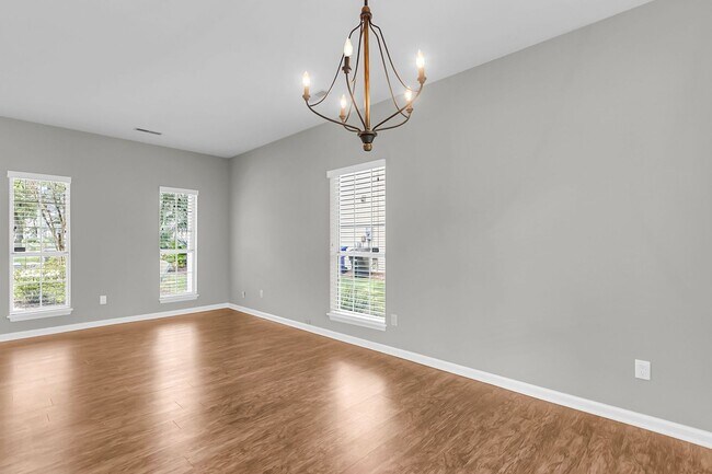 Building Photo - Coastal Convenience in the Heart of Mount Pleasant