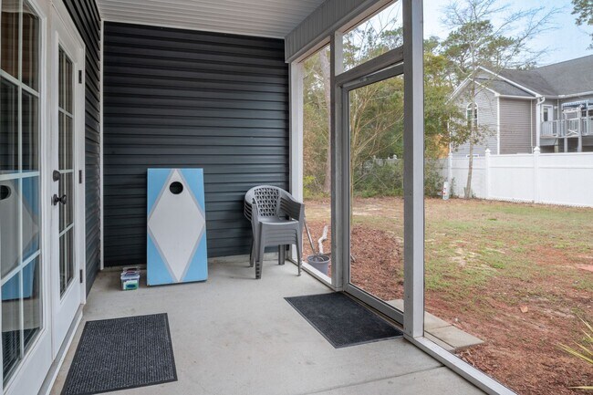 Building Photo - FURNISHED OFF-SEASON MONTHLY RENTAL-STARTING DECEMBER