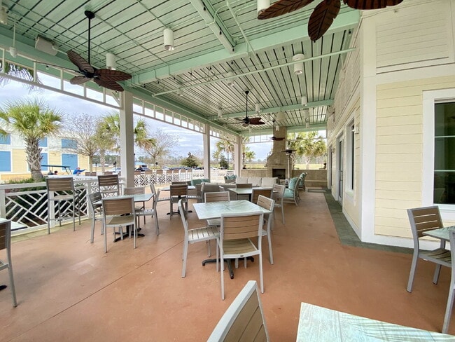 Building Photo - Margaritaville Two Bedroom Fully Furnished Home!