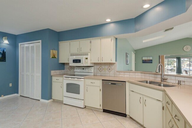 Building Photo - 6340 Garland Ct