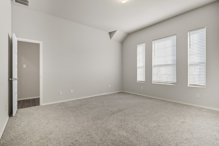 Building Photo - 5415 Moni Rock Dr
