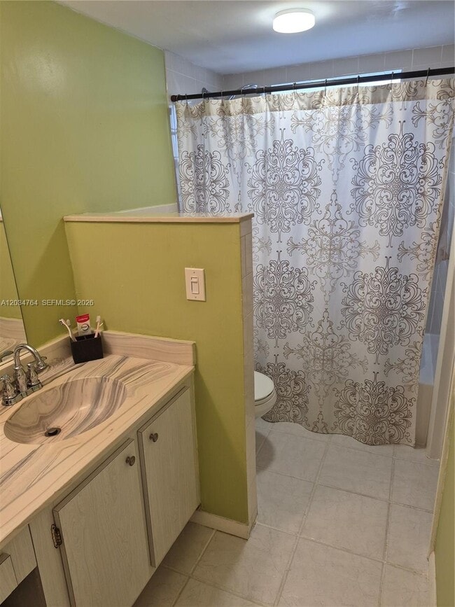 Building Photo - 7797 Golf Cir Dr