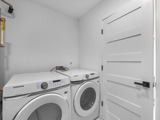 Building Photo - 1506 Wilde Rock Way