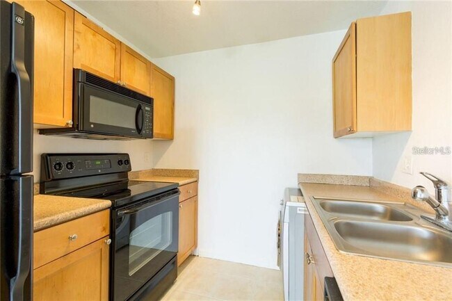 Building Photo - 4714 Cobia Dr SE