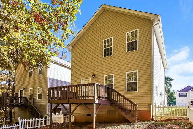 Building Photo - 109 Lookout Point Pl