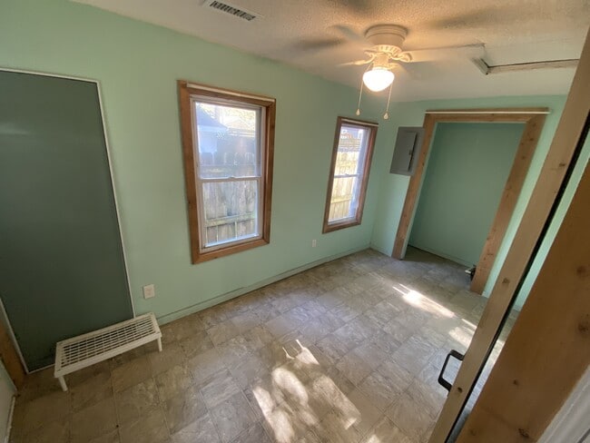 Building Photo - 214 E Williams St