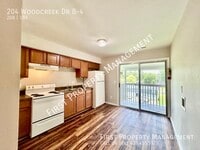 Building Photo - 204 Woodcreek Dr