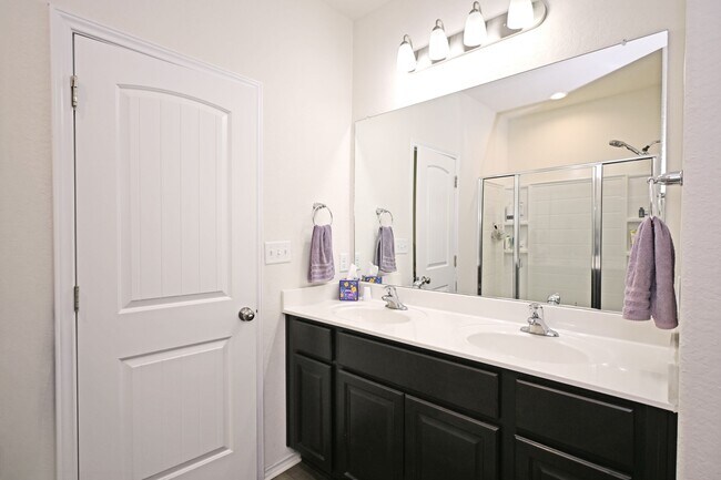 Building Photo - 138 Buttercup Bnd