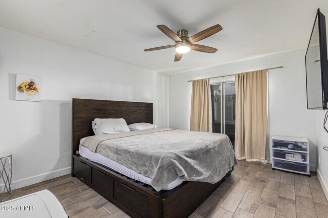 Building Photo - 2934 N 22nd Pl