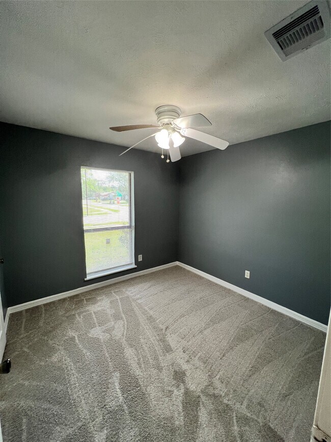 Building Photo - 14003 Hollow Pines Ct