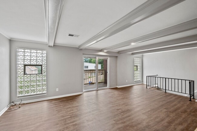 Building Photo - 4608 Coleridge St