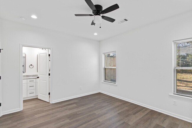 Building Photo - 1800 S Harrison St