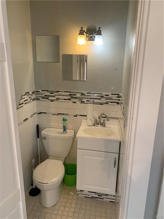 Building Photo - 107 Mechanic St