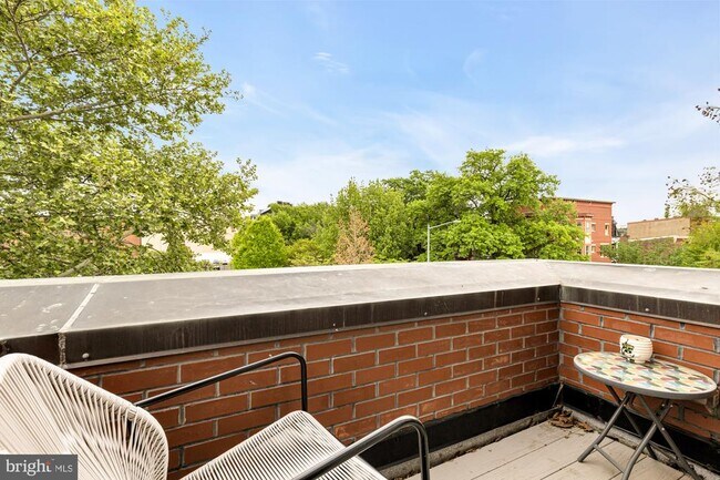 Building Photo - 1502 10th St NW