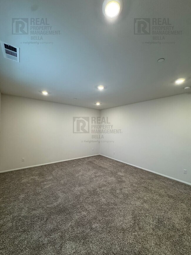 Building Photo - Gorgeous Menifee Pool Home with Downstairs...