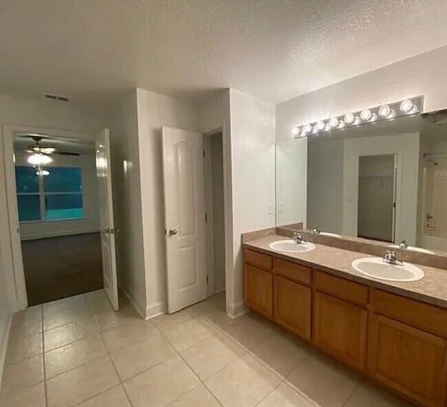 Building Photo - 11484 SW 51st Cir