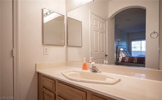 Building Photo - 6480 Annie Oakley Dr