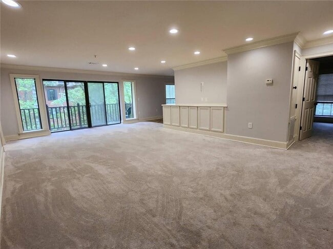 Building Photo - 27309 Plantation Dr NE