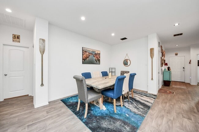 Building Photo - 403 Blanco Ln