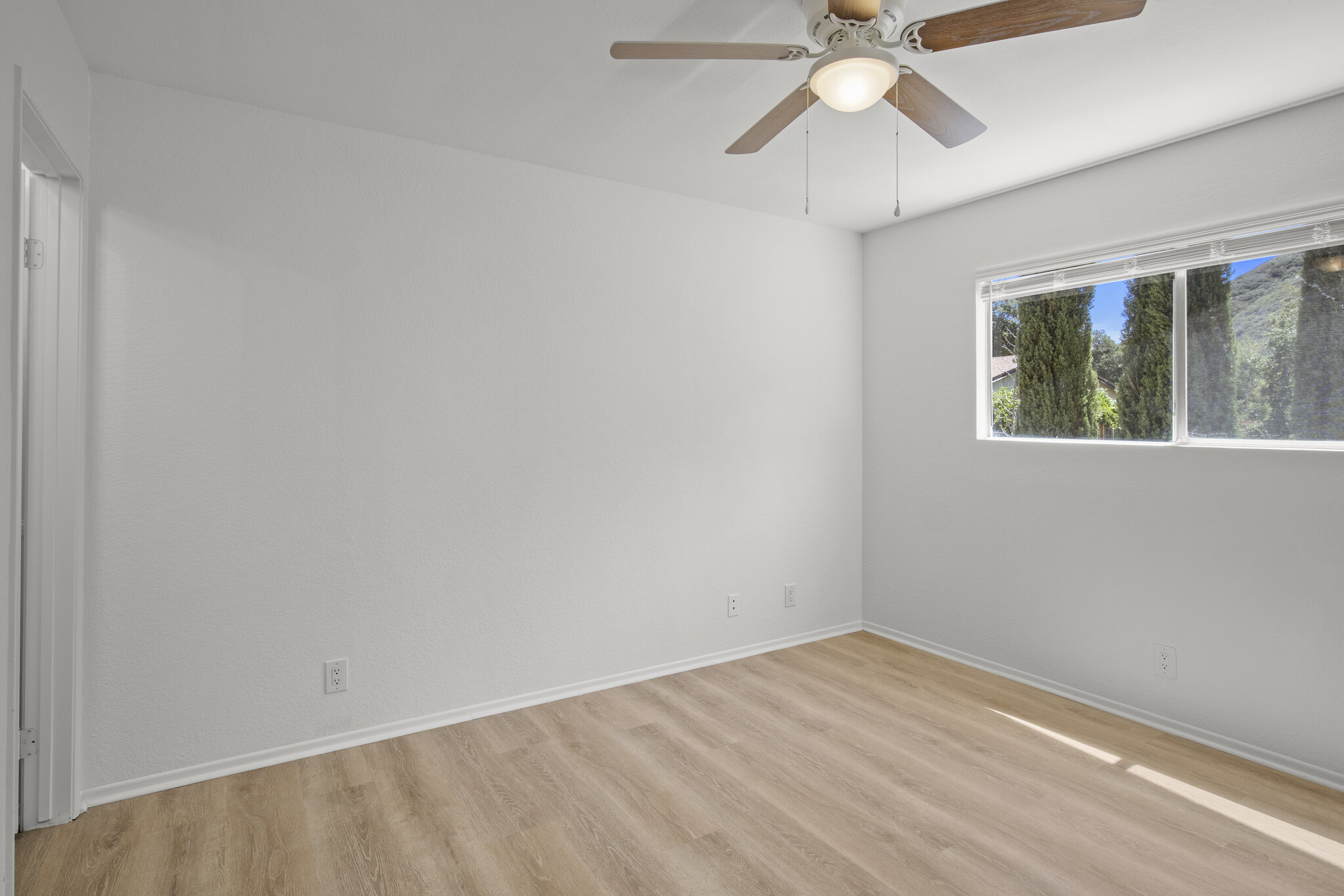 Building Photo - 39216 San Francisquito Canyon Rd