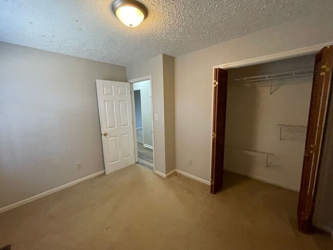 Building Photo - 124 Centerfield Dr