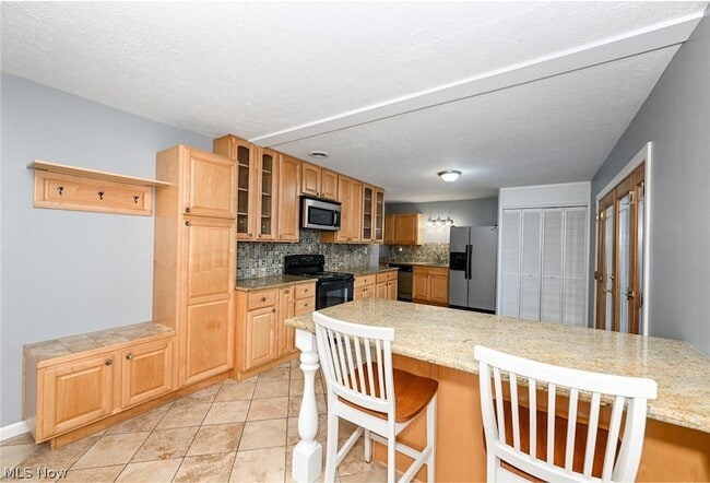 Building Photo - 287 Edgewood Dr