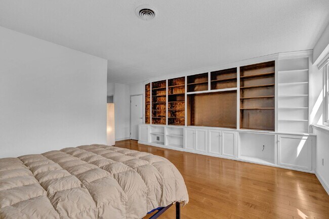 Building Photo - Luxury Condo for Rent – Franklin Place, Bangor