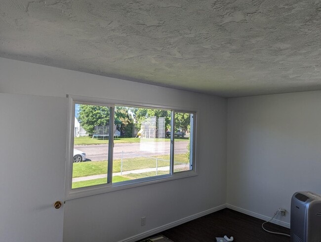 Building Photo - Charming 3 bedroom 1 bath home in Rexburg!