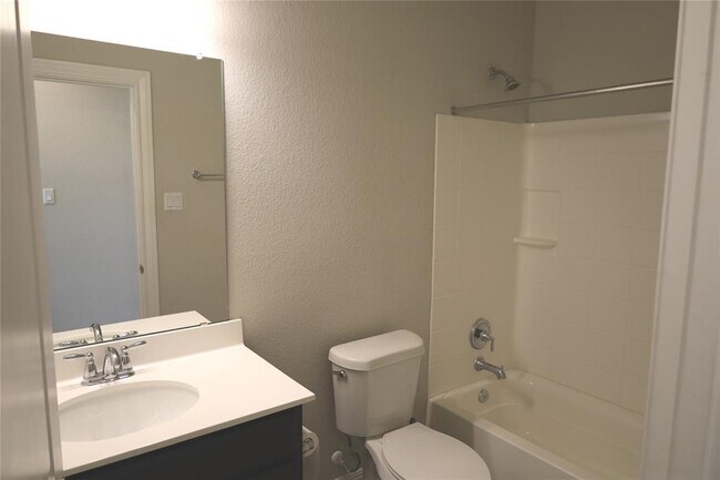 Building Photo - 169 Isabella Wy