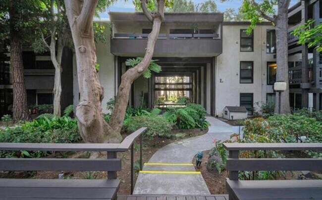 Building Photo - 7742 Redlands St