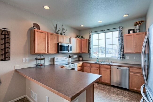 Building Photo - 3 Bedroom 2 1/2 Bath Split Level in Johnstown