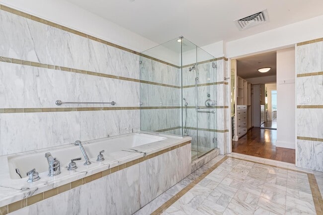 Building Photo - 1 W Century Dr