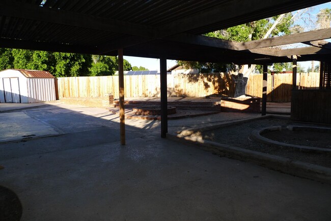 Building Photo - Rental Availalble
