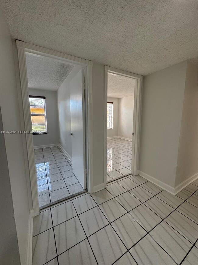 Building Photo - 13700 SW 62nd St