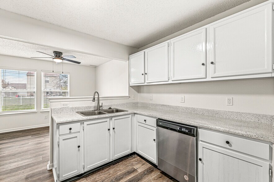 Building Photo - 1316 Freemont Ln