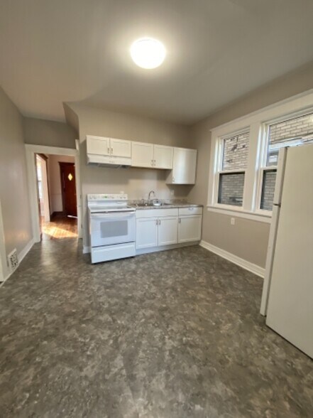 Building Photo - 5390 Fischer St