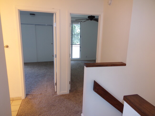 Building Photo - PALEHUA GARDENS - Upgraded 3 Bedroom Townhome