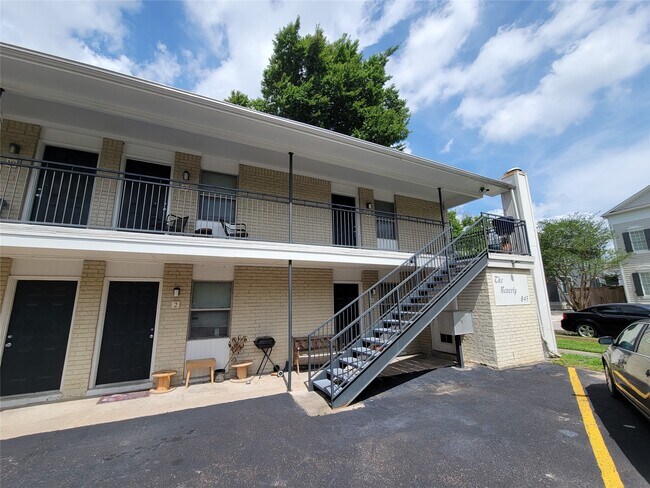 Building Photo - 845 Beverly St