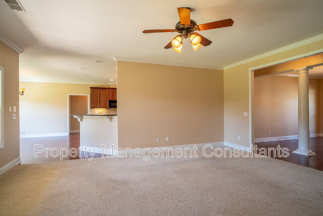 Building Photo - 178 Sarah Jane Dr