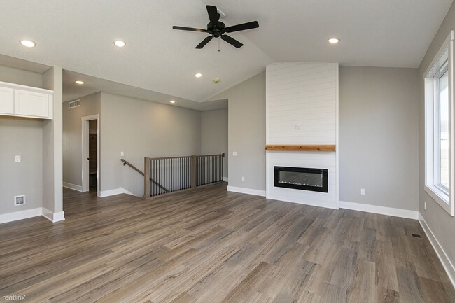 Building Photo - 3 br, 2.5 bath House - 529 Meadows Ct